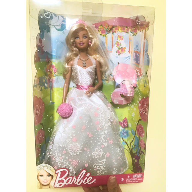 Barbie(バービー)のバービー人形 グアムで購入 新品未使用 訳あり激安出品 エンタメ/ホビーのおもちゃ/ぬいぐるみ(キャラクターグッズ)の商品写真