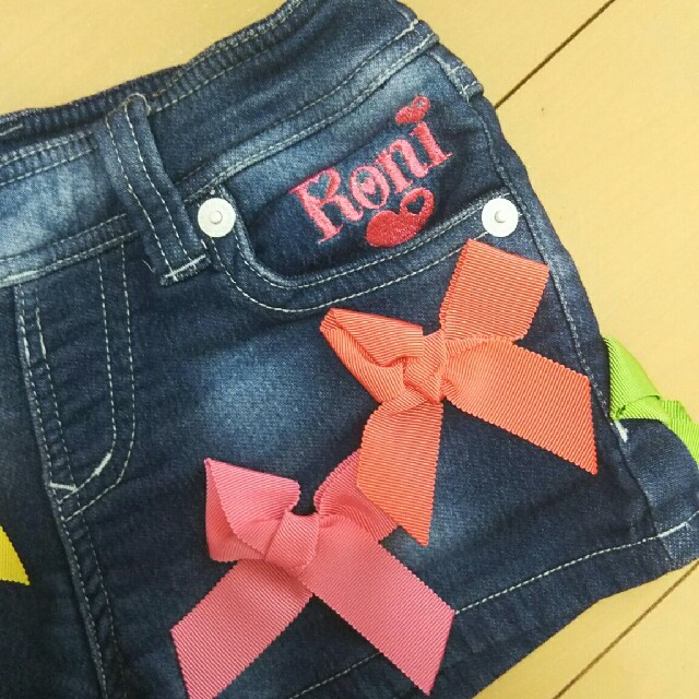 RONI(ロニィ)のroni リボン ショーパン デニム パンツ ショートパンツ ＳＭ キッズ/ベビー/マタニティのキッズ服女の子用(90cm~)(パンツ/スパッツ)の商品写真