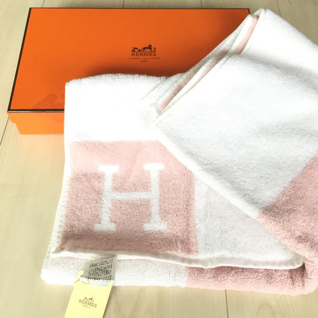 専用です。新品タグ付き HERMES バスタオル