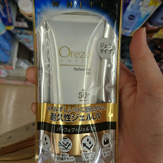 Orezo(オレゾ)の期間限定値下げ中 orezo 日焼け止めジェルタイプ コスメ/美容のボディケア(日焼け止め/サンオイル)の商品写真