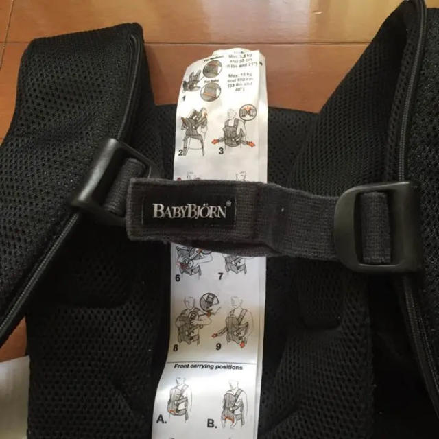 BABYBJORN(ベビービョルン)のベビービョルンONE ブラック メッシュ キッズ/ベビー/マタニティの外出/移動用品(抱っこひも/おんぶひも)の商品写真