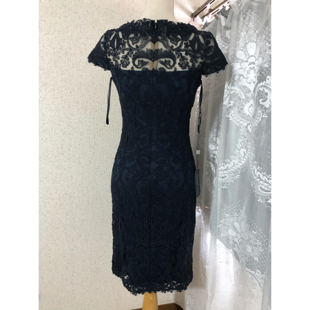 TADASHI SHOJI(タダシショウジ)の新品　Tadashi Shoji ドレス 膝丈ワンピース ネイビー レディースのワンピース(ひざ丈ワンピース)の商品写真