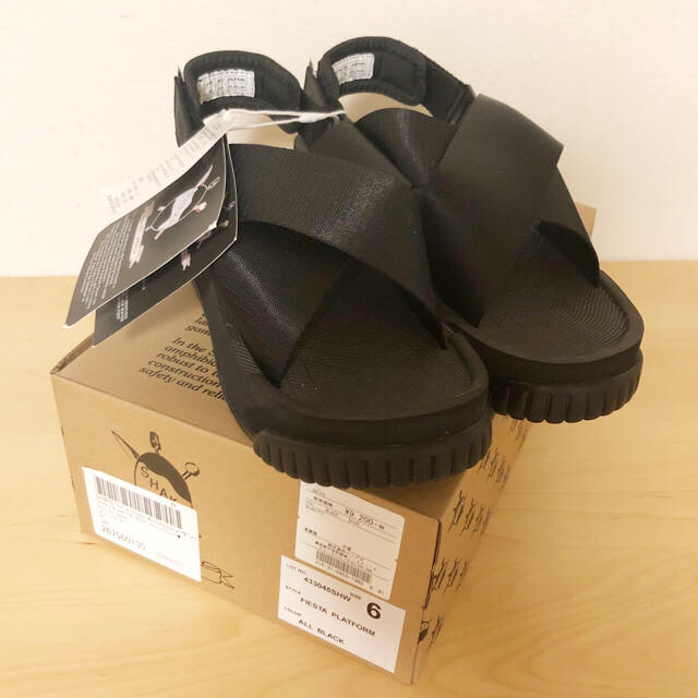 SHIPS(シップス)のSHIPS別注【SHAKA】PLATFORM CROSS 24cm BLACK レディースの靴/シューズ(サンダル)の商品写真