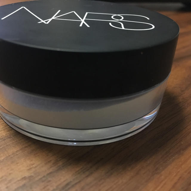 NARS(ナーズ)のNARS ライトリフレクティング セッティングパウダールース コスメ/美容のベースメイク/化粧品(フェイスパウダー)の商品写真