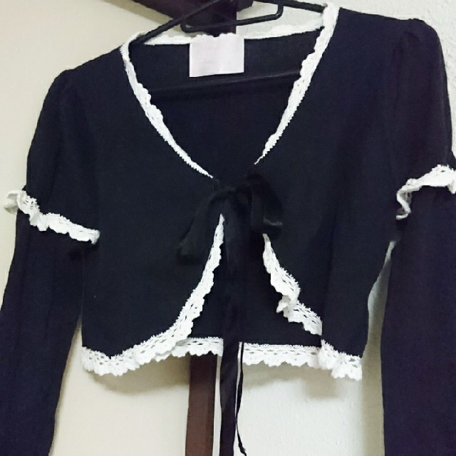 h.naoto(エイチナオト)のh.NAOTO frill   2wayボレロ   黒白 レディースのトップス(ボレロ)の商品写真