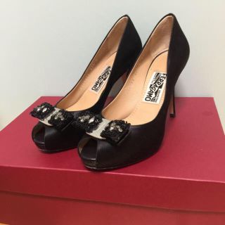 フェラガモ(Ferragamo)のフェラガモ   パンプス 冠婚葬祭 美品 正規品 22.5(ハイヒール/パンプス)