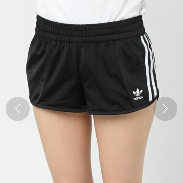 adidas(アディダス)のアディダス オリジナルス REGULAR SHORTS ショートパンツ 黒 レディースのパンツ(ショートパンツ)の商品写真