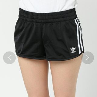 アディダス(adidas)のアディダス オリジナルス REGULAR SHORTS ショートパンツ 黒(ショートパンツ)