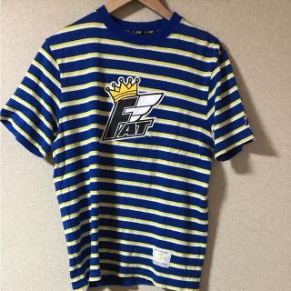 エフエーティー(FAT)のFAT ボーダー柄ロゴTシャツ(Tシャツ/カットソー(半袖/袖なし))