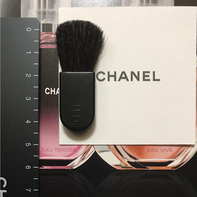 CHANEL(シャネル)のCHANEL ブラシ(小) コスメ/美容のベースメイク/化粧品(チーク)の商品写真