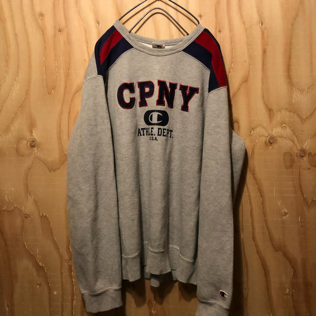 Champion(チャンピオン)の【送料無料】USED お洒落トレーナー ユニセックス Champion 古着 メンズのトップス(スウェット)の商品写真