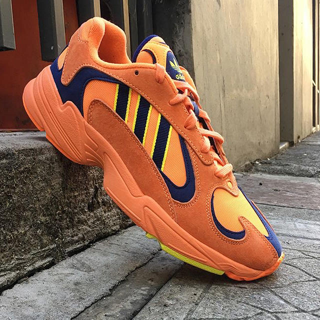 adidas(アディダス)の27 ADIDAS YUNG-1 オレンジ メンズの靴/シューズ(スニーカー)の商品写真