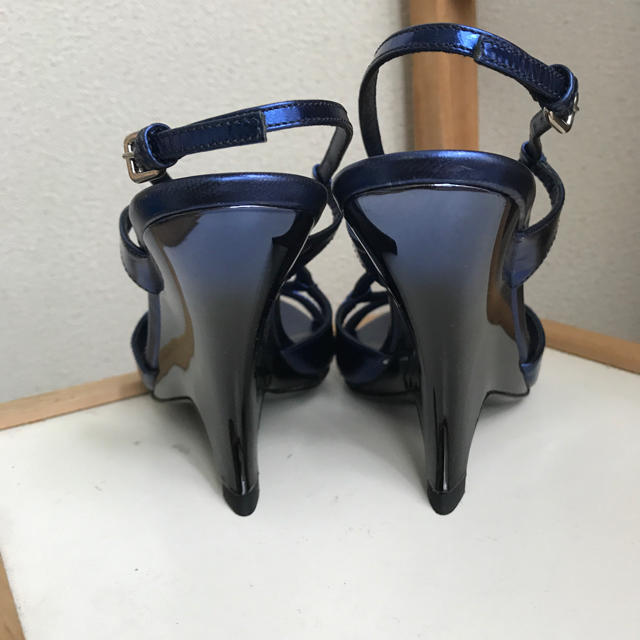 miumiu(ミュウミュウ)のmiumiu ウエッジソール サンダル レディースの靴/シューズ(サンダル)の商品写真