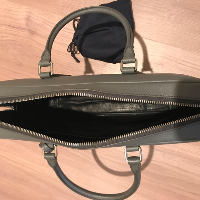 新品☆プラダサフィアーノ レザー 2way ビジネスバッグ 新品☆プラダサフィアーノ レザー 2way ビジネスバッグ