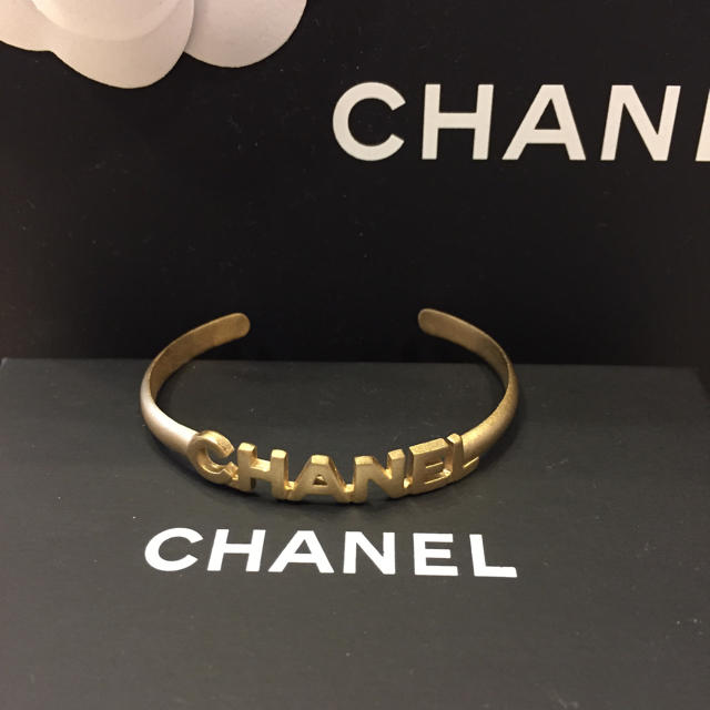 CHANEL(シャネル)の訳あり シャネル バングル レディースのアクセサリー(ブレスレット/バングル)の商品写真