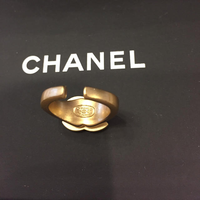 CHANEL(シャネル)の訳あり シャネル バングル レディースのアクセサリー(ブレスレット/バングル)の商品写真