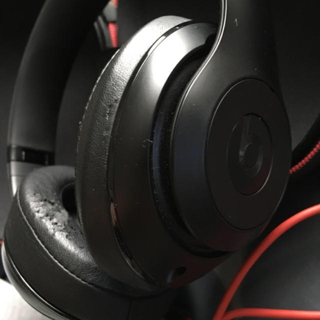 Beats by Dr Dre(ビーツバイドクタードレ)のbeats ワイヤレス ヘッドホン スマホ/家電/カメラのオーディオ機器(ヘッドフォン/イヤフォン)の商品写真