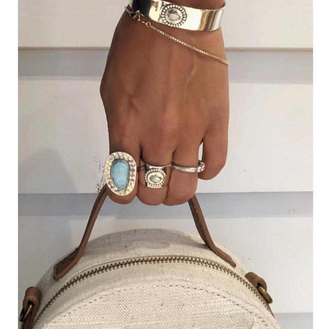 ALEXIA STAM white turquoise wide bangle