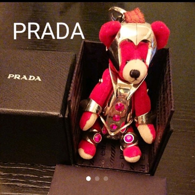 PRADA(プラダ)のアリス ブルー様専用！PRADA くま キーホルダー レディースのファッション小物(キーホルダー)の商品写真