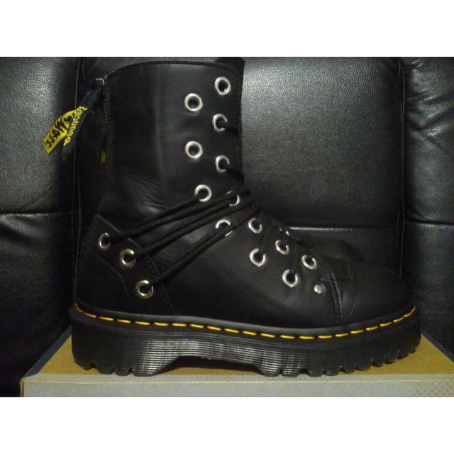 Dr.Martens(ドクターマーチン)の【激レア】Dr.Martens DARIA UK5 黒 厚底 32ホール レディースの靴/シューズ(ブーツ)の商品写真