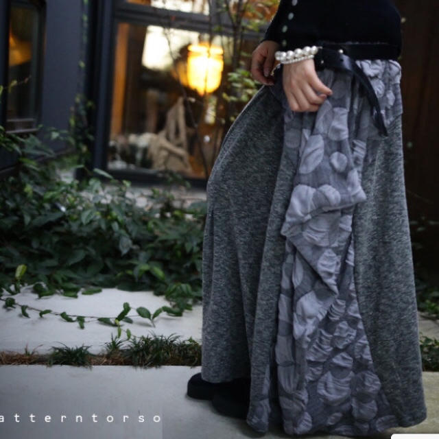 antiqua(アンティカ)のアンティカ ドット切り替え変形スカート レディースのスカート(ロングスカート)の商品写真