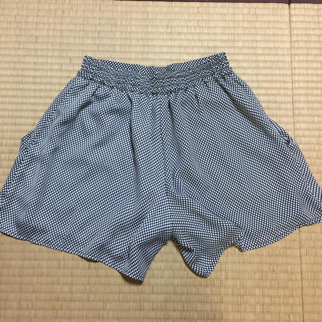 GU(ジーユー)の【値下げ❣️美品✨】ジーユー、ドット柄ショートパンツ レディースのパンツ(ショートパンツ)の商品写真