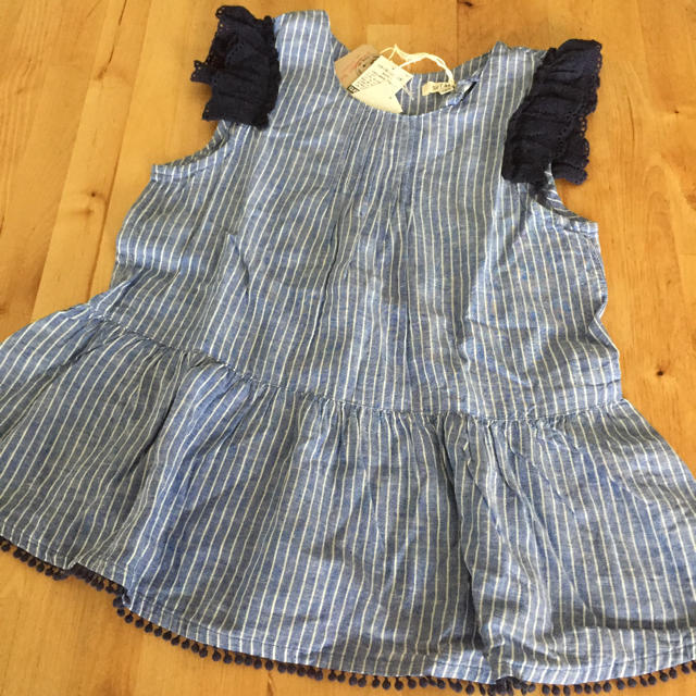 Seraph(セラフ)のセラフ   新品 袖フリル トップス、ノースリーブ キッズ/ベビー/マタニティのキッズ服女の子用(90cm~)(Tシャツ/カットソー)の商品写真