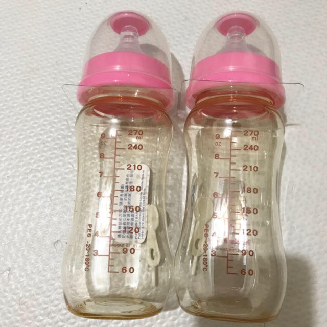 サンリオ(サンリオ)の新品 ハローキティ プラスチック哺乳瓶270ml×2本 広口 キッズ/ベビー/マタニティの授乳/お食事用品(哺乳ビン)の商品写真