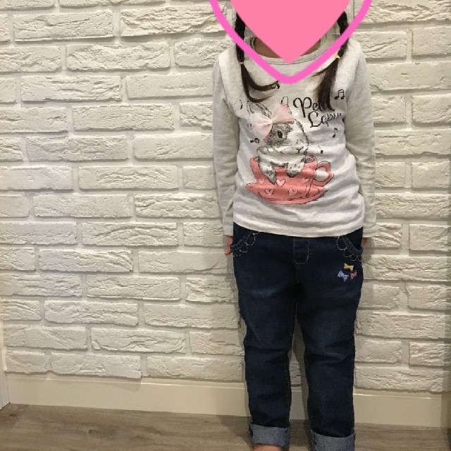 HusHush(ハッシュアッシュ)のデニムパンツ キッズ/ベビー/マタニティのキッズ服女の子用(90cm~)(パンツ/スパッツ)の商品写真