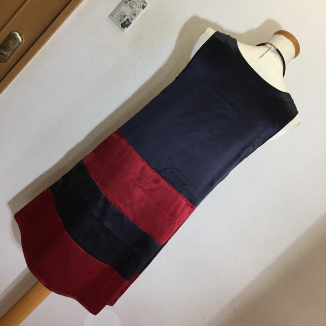 TOMMY HILFIGER(トミーヒルフィガー)のトミーヒルフィガー シルクワンピース 4 S〜M 美品 レディースのワンピース(ひざ丈ワンピース)の商品写真