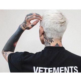 バレンシアガ(Balenciaga)のVetements staff tee ヴェトモン スタッフ Tシャツ(Tシャツ/カットソー(半袖/袖なし))