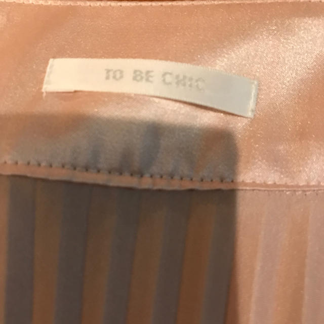 TO BE CHIC(トゥービーシック)のTO BE CHIC ブラウス レディースのトップス(シャツ/ブラウス(半袖/袖なし))の商品写真