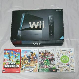 ウィー(Wii)の★専用品♪wii本体とソフト4本セット★　　⭐全国一律送料無料⭐動作確認済み♪(家庭用ゲーム機本体)