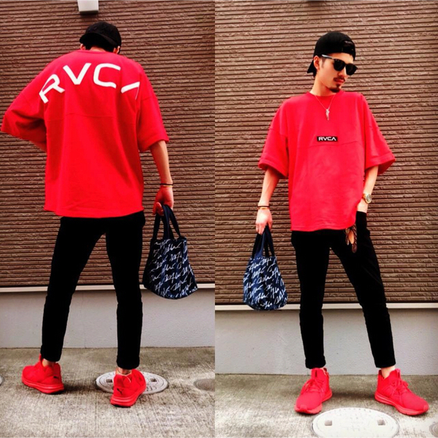 RVCA(ルーカ)のステッカー付き ルーカ ARCH RVCA ビッグシルエット 半袖Tシャツ 赤S レディースのトップス(Tシャツ(半袖/袖なし))の商品写真