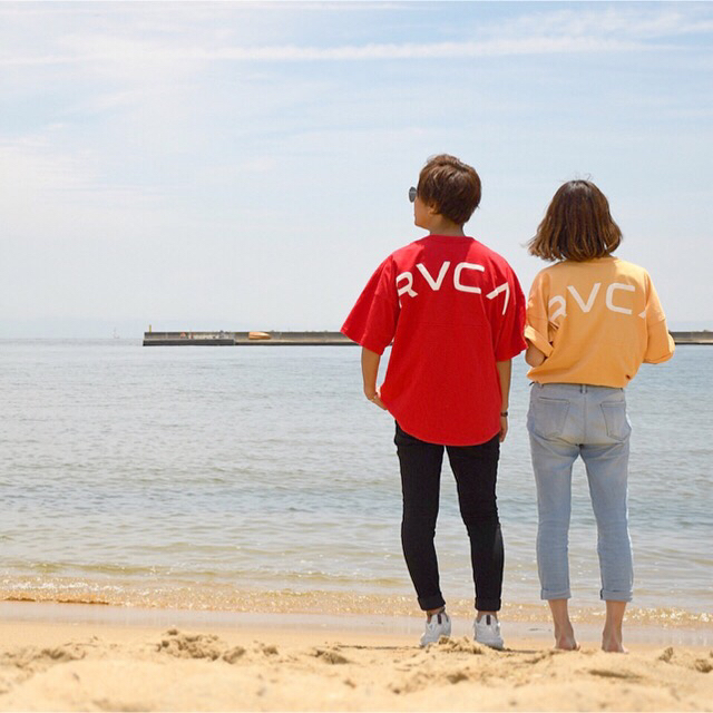 RVCA(ルーカ)のステッカー付き ルーカ ARCH RVCA ビッグシルエット 半袖Tシャツ 赤S レディースのトップス(Tシャツ(半袖/袖なし))の商品写真