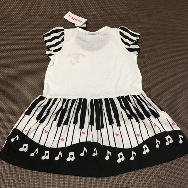 西松屋(ニシマツヤ)の新品★ワンピース100cm キッズ/ベビー/マタニティのキッズ服女の子用(90cm~)(ワンピース)の商品写真