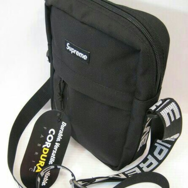 Supreme(シュプリーム)の【Supreme 18ss Shoulder Bag】 メンズのバッグ(メッセンジャーバッグ)の商品写真