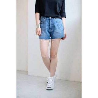 アズールバイマウジー(AZUL by moussy)の新品AZUL＊カットオフショートデニムパンツ(ショートパンツ)