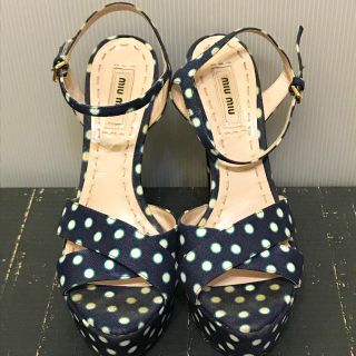 ミュウミュウ(miumiu)のMIUMIU★サンダル ドット柄  サイズ36(サンダル)