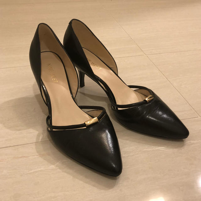 NINE WEST(ナインウエスト)のナインウエスト ★ パンプス 7 1/2 黒 レザー レディースの靴/シューズ(ハイヒール/パンプス)の商品写真