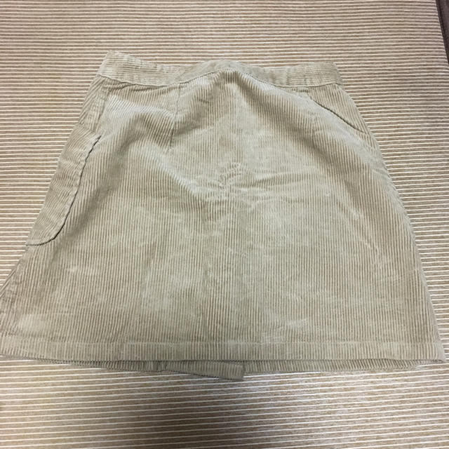GU(ジーユー)のコードュロイミニスカート  GU  レディースのスカート(ミニスカート)の商品写真