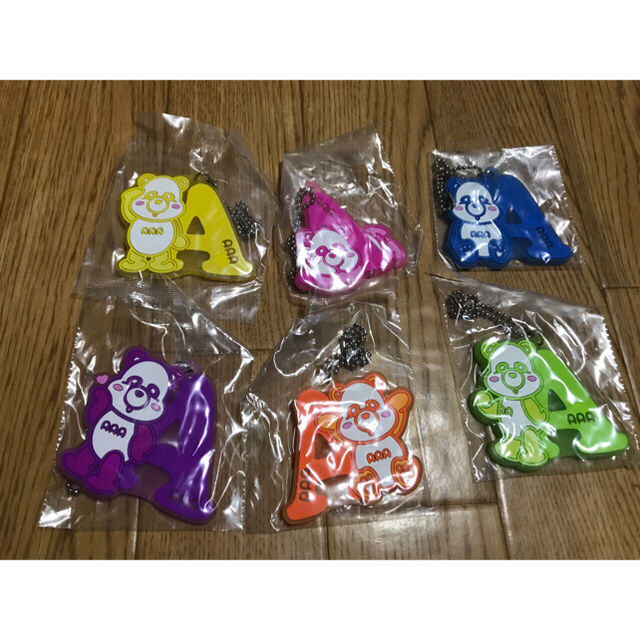 AAA(トリプルエー)のAAA ラバーマスコット🧡💜💚💙💛💖 エンタメ/ホビーのおもちゃ/ぬいぐるみ(キャラクターグッズ)の商品写真