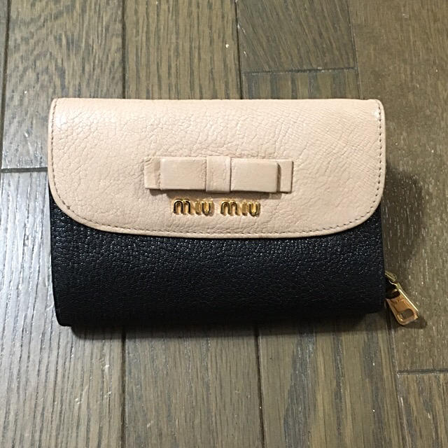 miumiu - ミュウミュウ マドラス ベージュ黒 財布