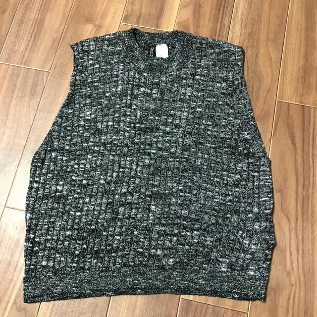 H&M(エイチアンドエム)のh&m トップス レディースのトップス(カットソー(半袖/袖なし))の商品写真