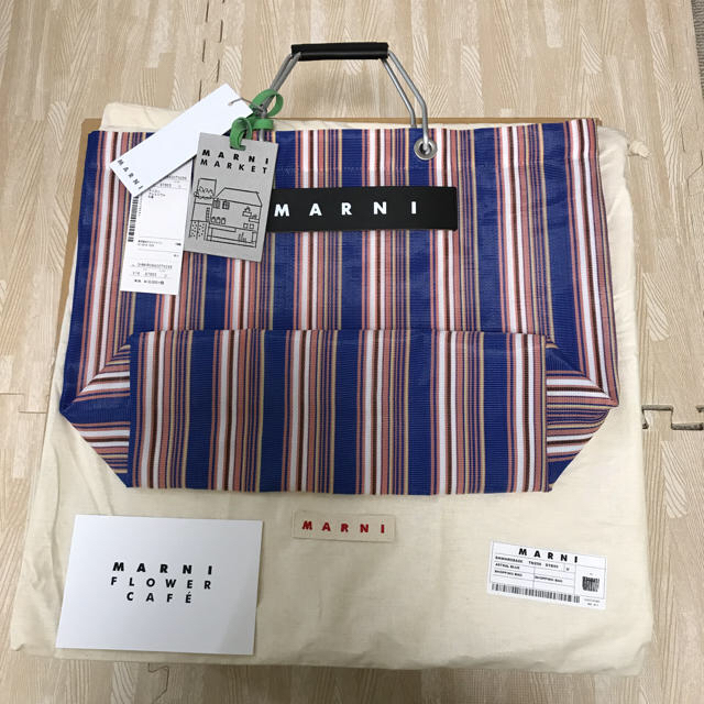 Marni(マルニ)のあこ様専用☆マルニフラワーカフェ☆バック☆ブルー☆ レディースのバッグ(かごバッグ/ストローバッグ)の商品写真