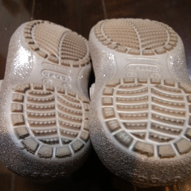 crocs(クロックス)のベビー女の子サンダルcrocs13size キッズ/ベビー/マタニティのベビー靴/シューズ(~14cm)(サンダル)の商品写真