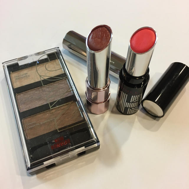 AUBE(オーブ)のAUBE    RIMMEL   NYC    口紅とアイシャドウのセット コスメ/美容のベースメイク/化粧品(口紅)の商品写真