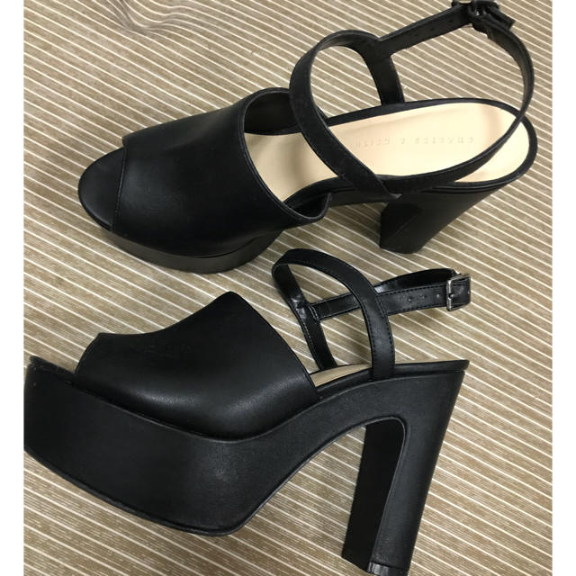 Charles and Keith(チャールズアンドキース)の新品！チャールズアンドキース☆靴 レディースの靴/シューズ(サンダル)の商品写真