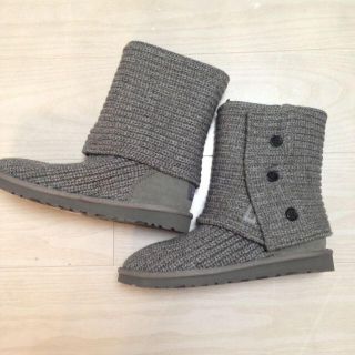 アグ(UGG)のUGG  新品  クラシックカーディ(ブーツ)