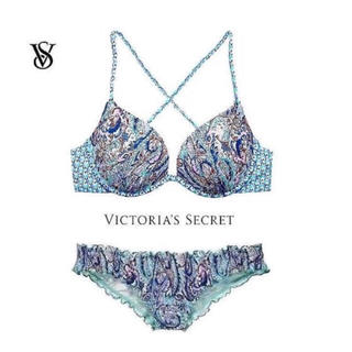 ヴィクトリアズシークレット(Victoria's Secret)の新品 Victoria's secret ペイズリー柄 ファビュラスビキニset(水着)